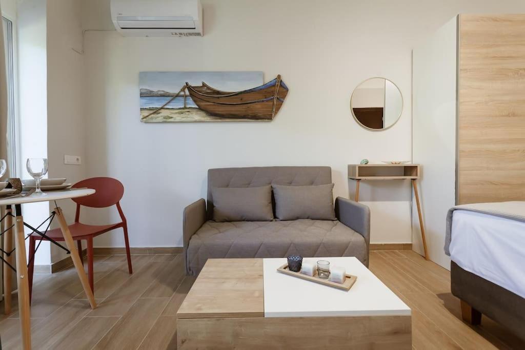 Serenity Studio For Couples 阿斯格罗 外观 照片